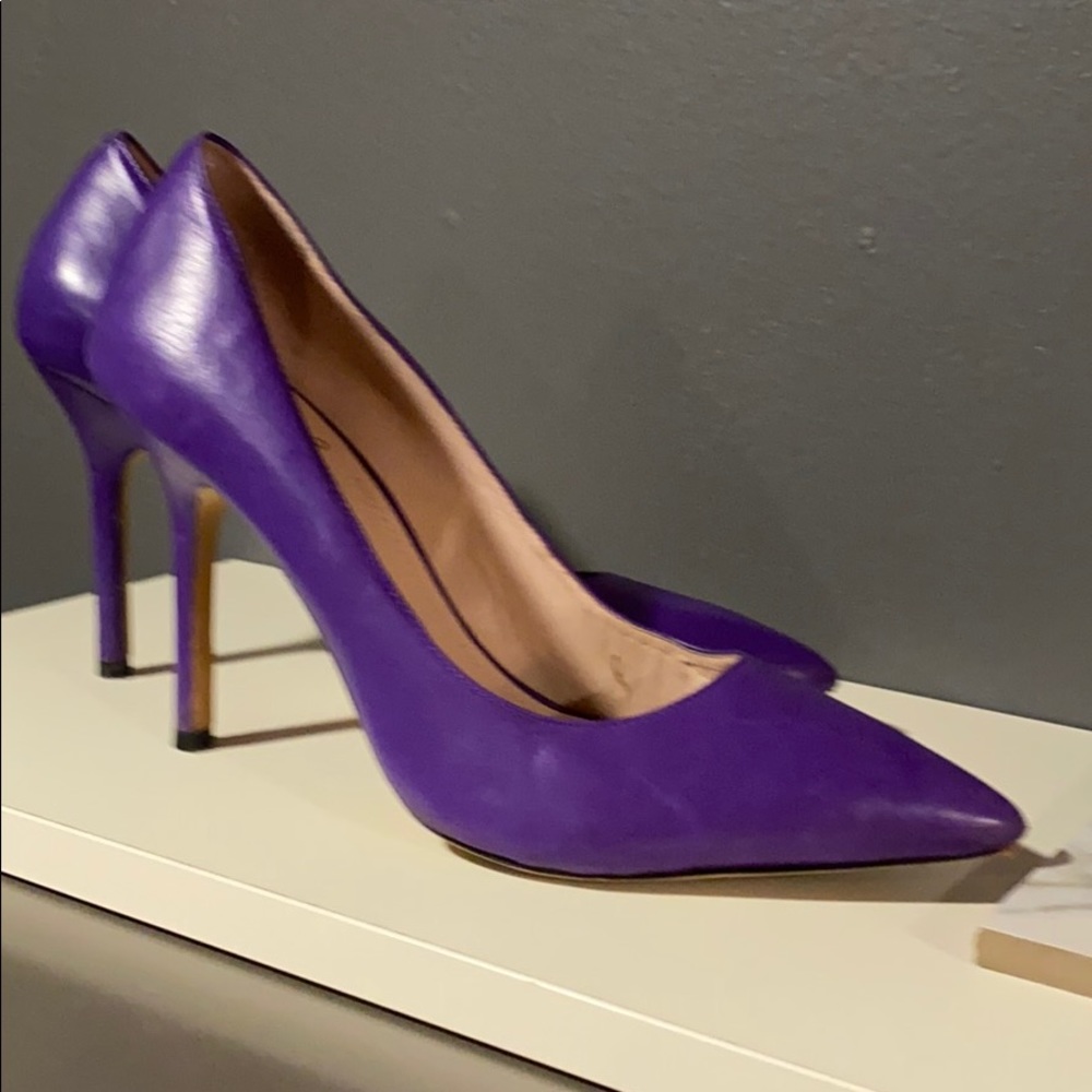 4”h purple leather Camuto’s